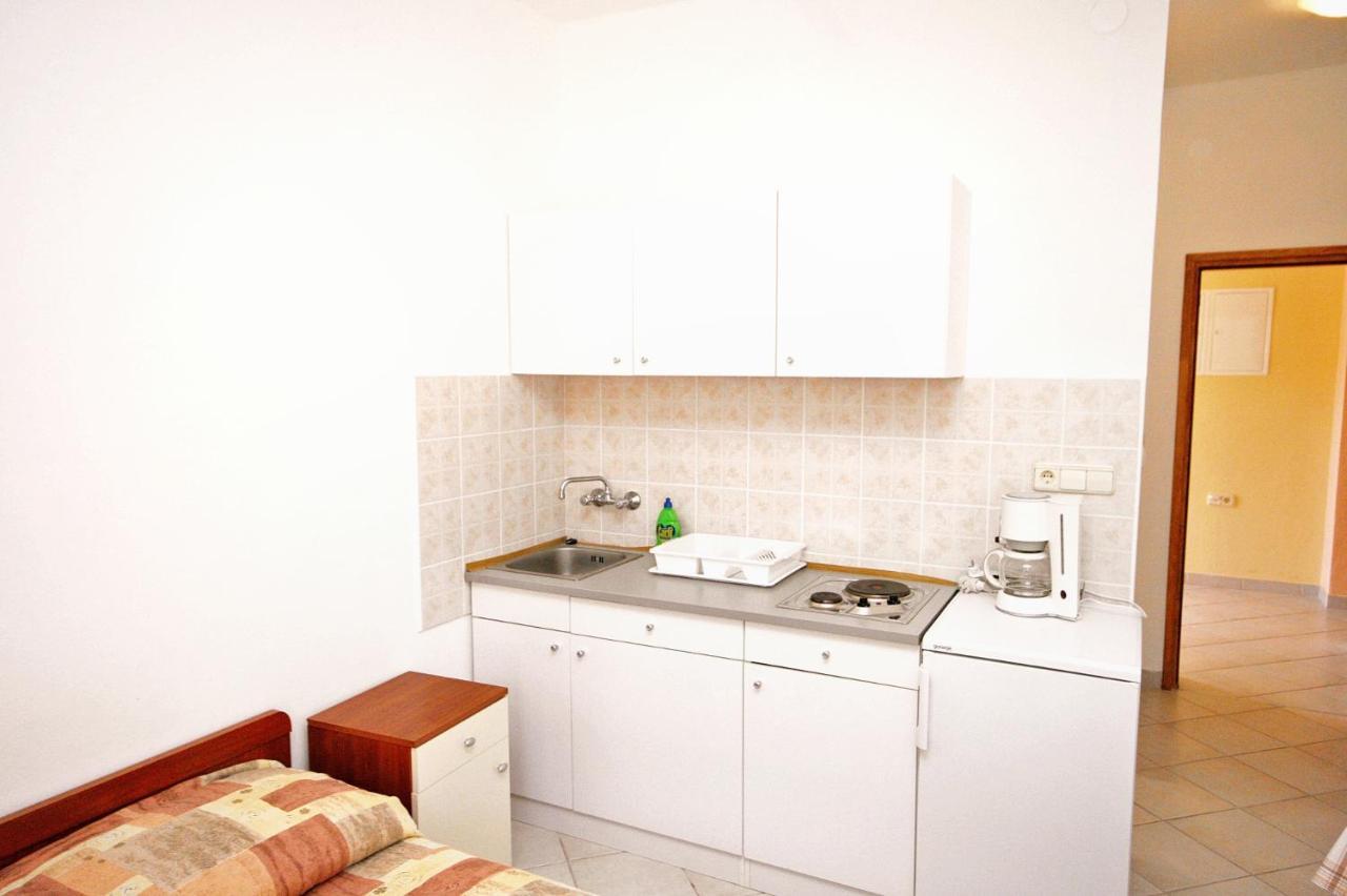 Apartments With A Parking Space Rovanjska, Paklenica - 6209 Luaran gambar
